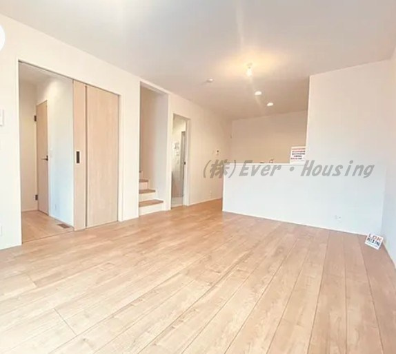 西東京市中町４丁目　新築住宅　全２棟の居間・リビング