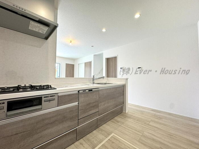 西東京市中町４丁目　新築住宅　全２棟のキッチン