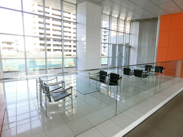 ブロードアベニュー国分寺のロビー