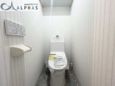 【トイレ】 | メゾンドール明石山ノ手台 | 清潔感あふれる洗浄便座付きトイレ♪