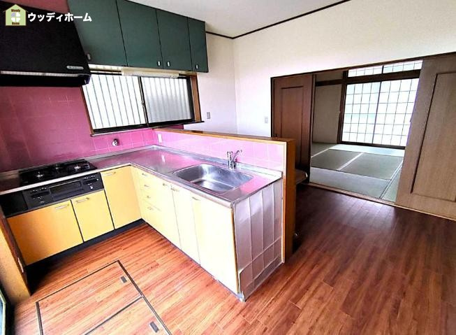 春日部市藤塚　中古一戸建てのキッチン