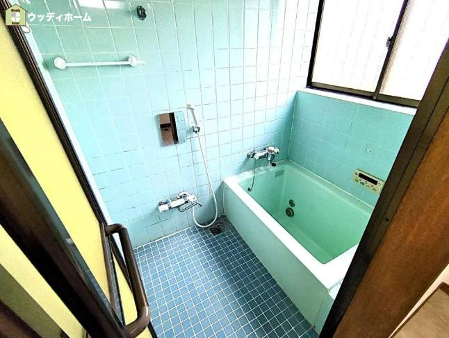 春日部市藤塚　中古一戸建ての浴室