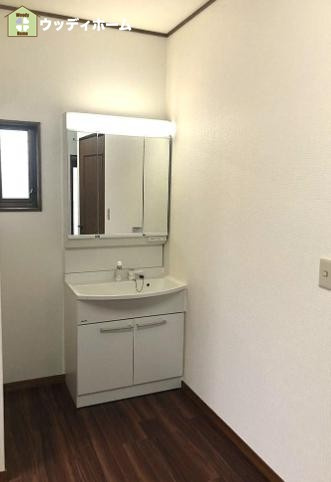 春日部市藤塚　中古一戸建ての独立洗面台