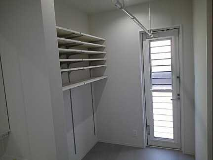 対厳山3丁目の玄関