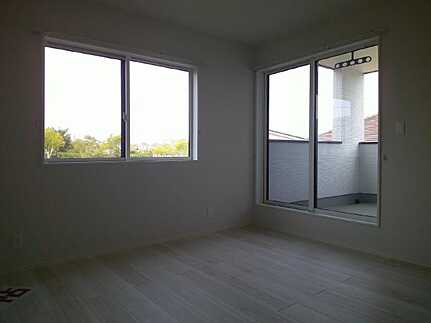 対厳山3丁目の洋室