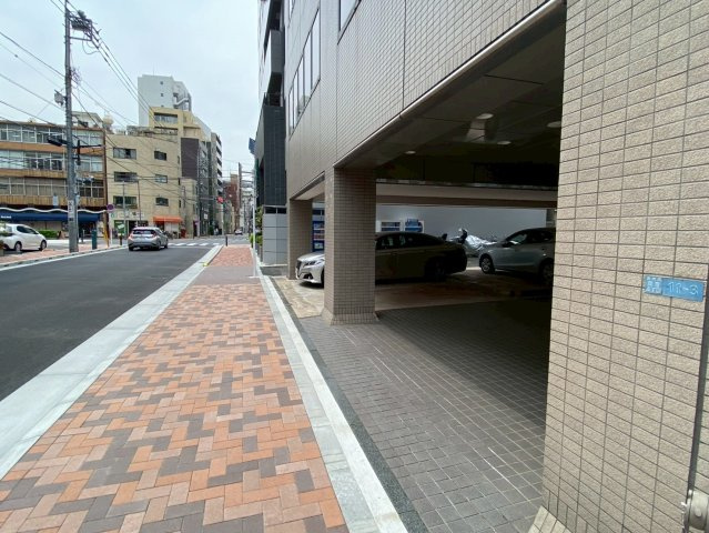 蔵前イシイビル のエントランス