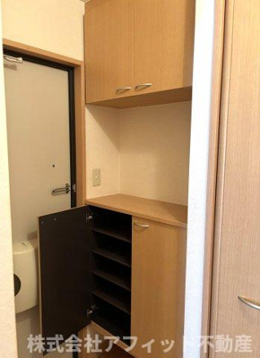 【玄関】 | リベルタ スクエア A棟 | シューズボックス付き