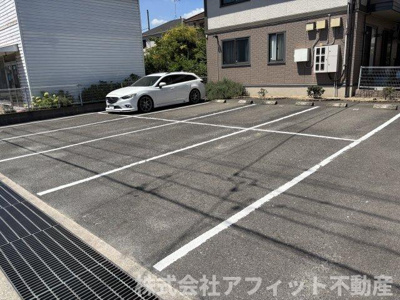 【駐車場】 | リベルタ スクエア A棟