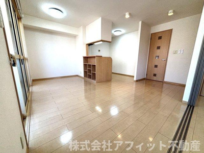 【居間・リビング】 | リベルタ スクエア A棟