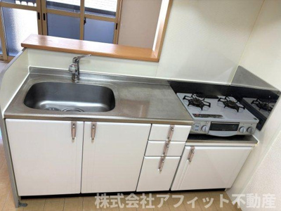 【キッチン】 | リベルタ スクエア A棟 | 二口ガスコンロ付き