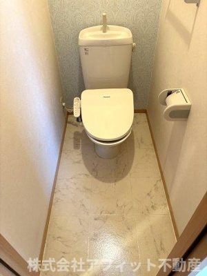 【トイレ】 | リベルタ スクエア A棟 | 温水洗浄暖房便座