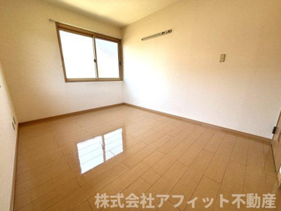 【寝室】 | リベルタ スクエア A棟 | 西側の洋室6帖