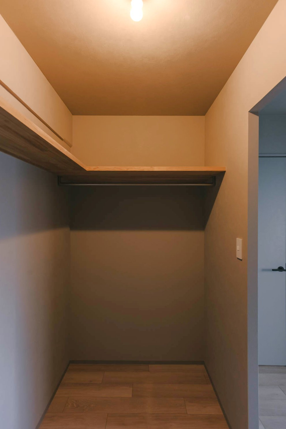 ◆２０２４年１２月室内リノベーション済みの美室◆収納充実◆京都上京ハウス３号棟の収納|ウォークインクローゼット
