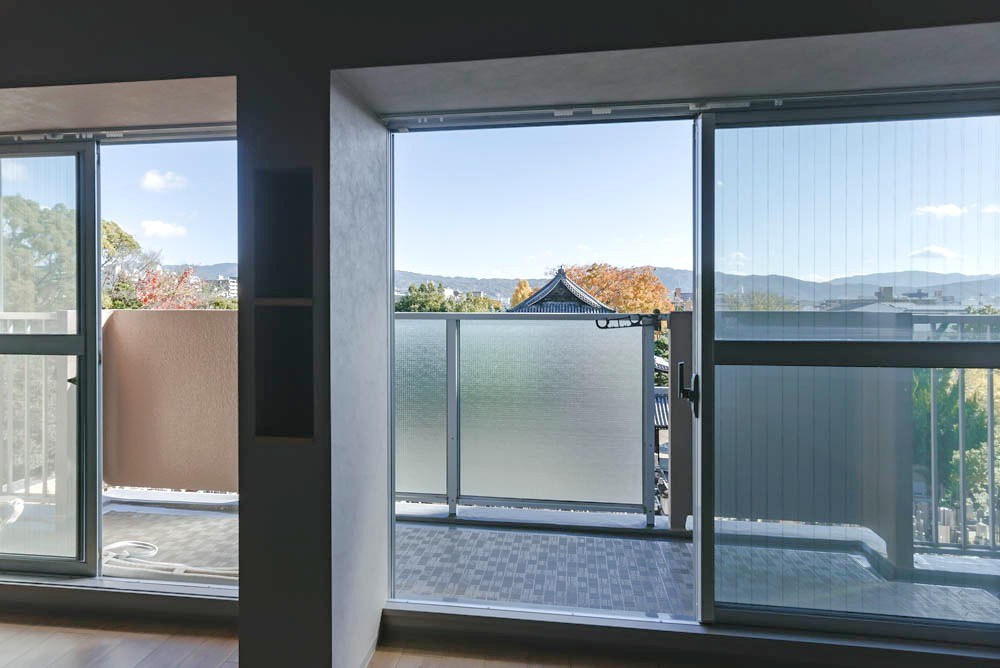 ◆２０２４年１２月室内リノベーション済みの美室◆収納充実◆京都上京ハウス３号棟のバルコニー|バルコニー