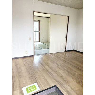 【玄関】 | コーポ大樹寺 | 明るい玄関です