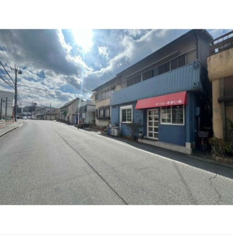 秋篠三和町店舗の外観