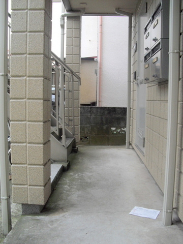 メゾン・マミのその他共用部分|１階共用廊下