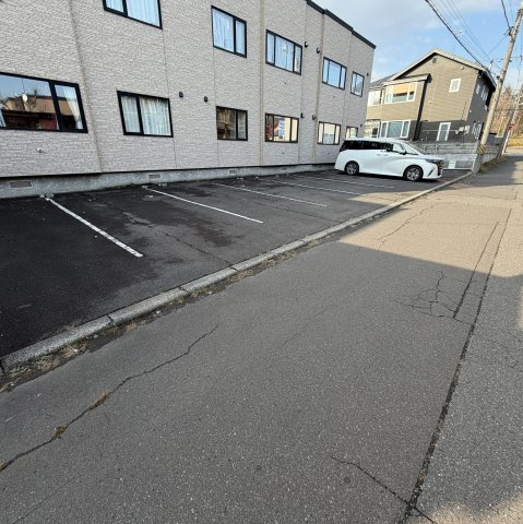 セジュール弐番館の駐車場
