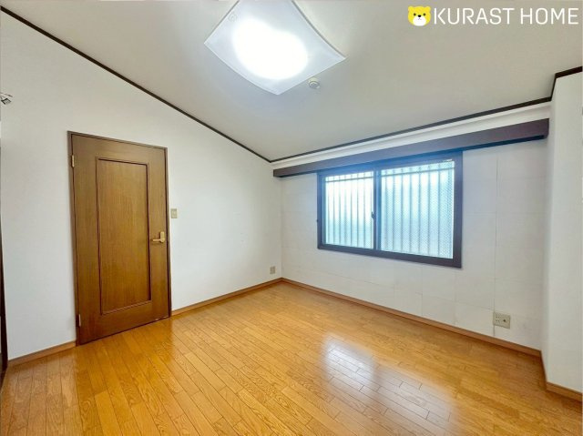 ソレイユ神足　5階の洋室