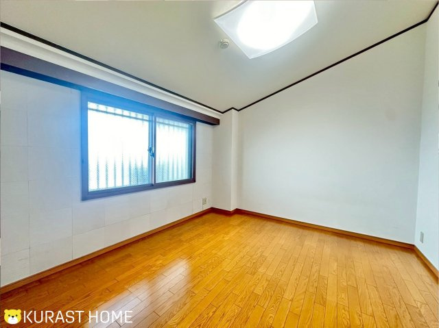 ソレイユ神足　5階の洋室