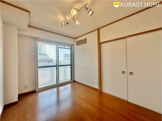 ソレイユ神足　5階の洋室