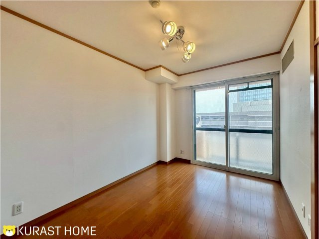 ソレイユ神足　5階の洋室