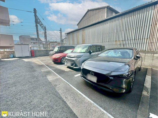 ソレイユ神足　5階の駐車場