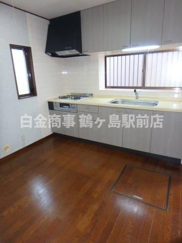 坂戸市泉町中古戸建のキッチン