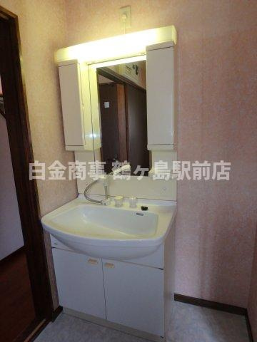 坂戸市泉町中古戸建の独立洗面台