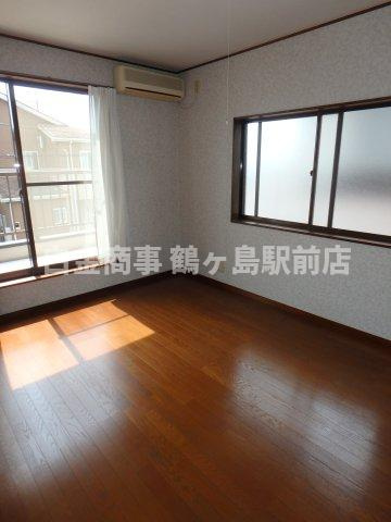 坂戸市泉町中古戸建の洋室