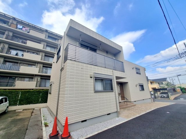 ｸｲｰﾝｽﾞﾊｲﾑの外観