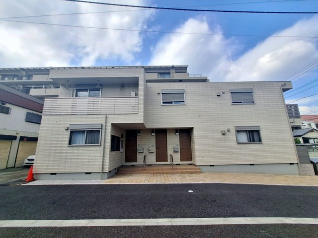 ｸｲｰﾝｽﾞﾊｲﾑの外観