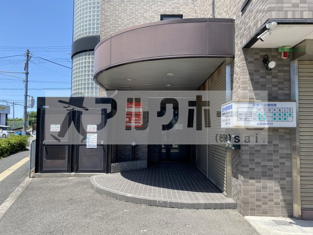 シャトーエマー寿のエントランス