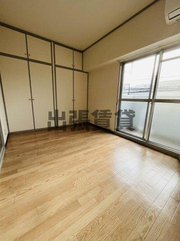 仲介手数料0円！レインズプレイス1987の居間・リビング