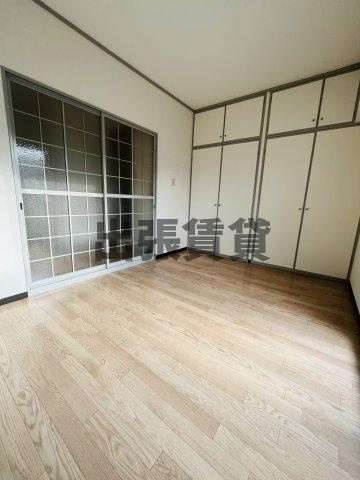 仲介手数料0円！レインズプレイス1987の居間・リビング