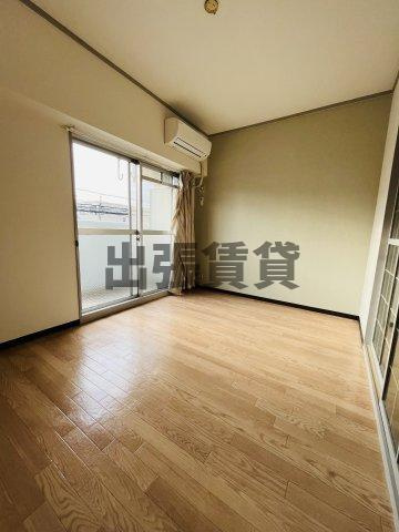 仲介手数料0円！レインズプレイス1987の居間・リビング