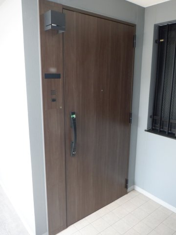 クレヴィア新宿中落合EASTの玄関