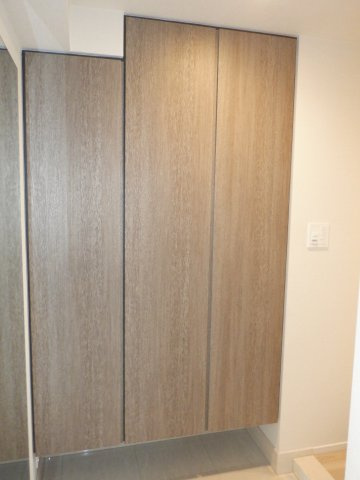 クレヴィア新宿中落合EASTの玄関