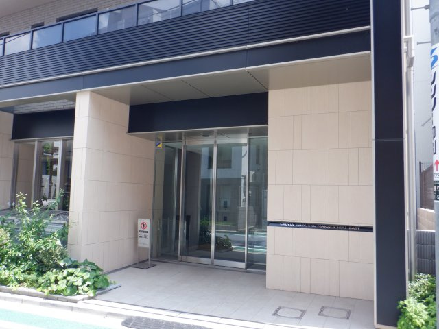 クレヴィア新宿中落合EASTのエントランス