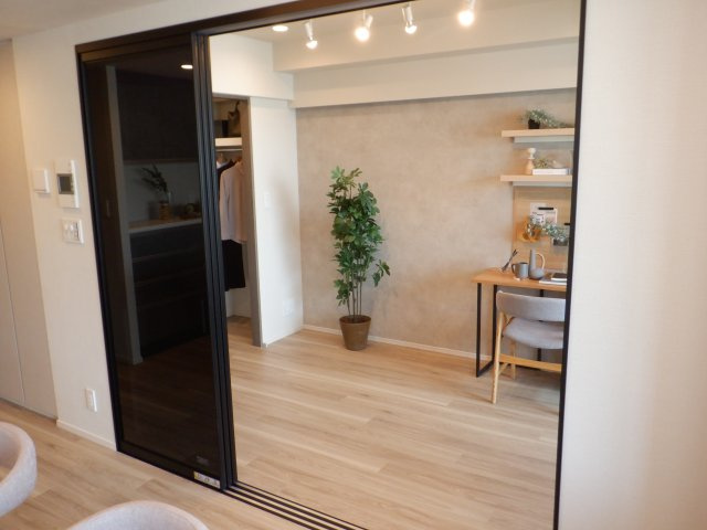 クレヴィア新宿中落合EASTの洋室