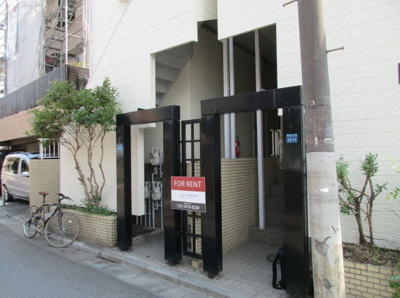 【エントランス】 | ジュネス上板橋Ⅰ | 清潔なエントランスです