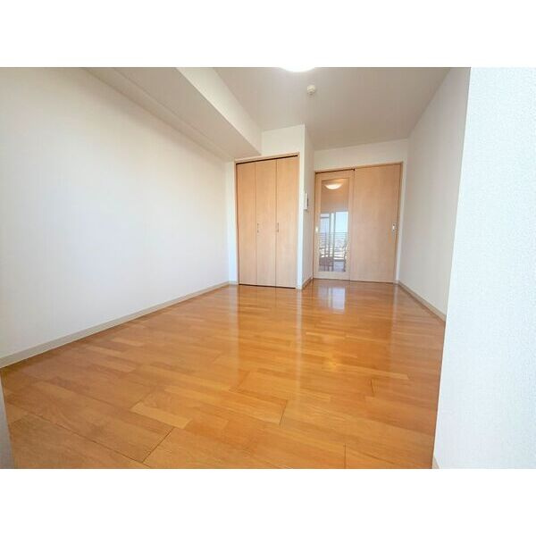 ドゥーエ江坂Ⅱのエントランス