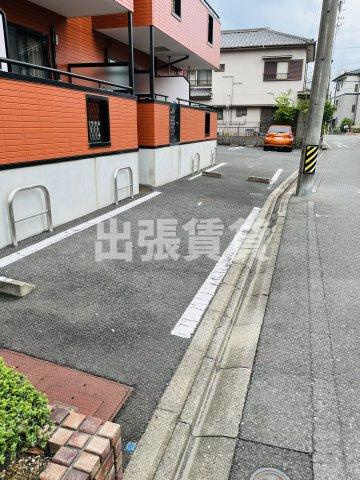 Y’sハイツの駐車場