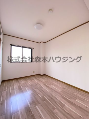 【洋室】 | 　レスターテII | 使い勝手のいい洋室です