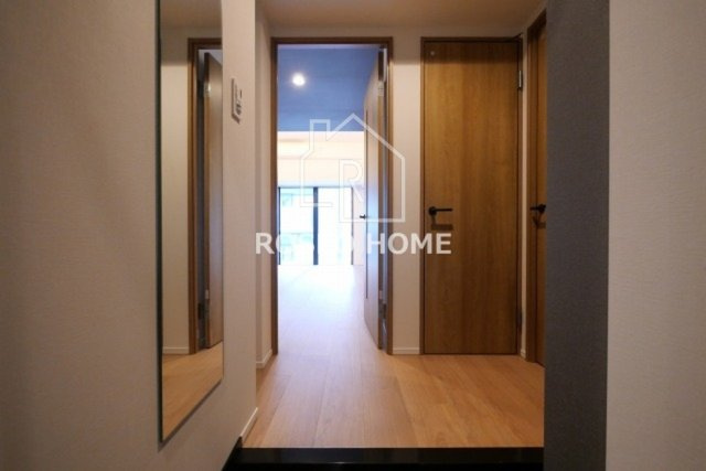 BRAVE徳井町の玄関