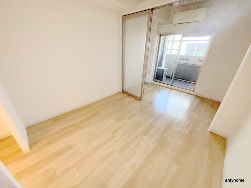 プレサンス堺筋本町駅前　仲介手数料無料の居間・リビング