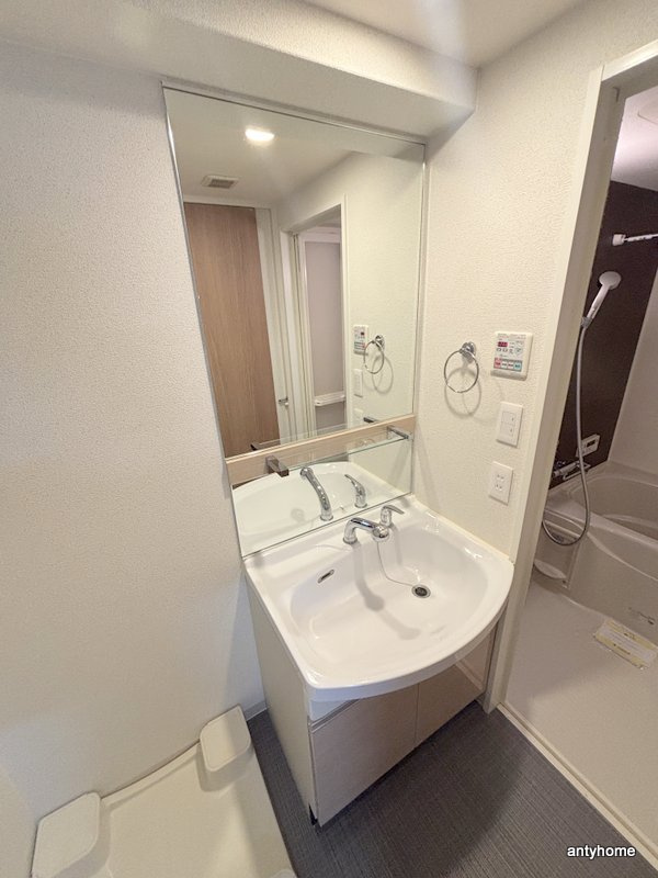 プレサンス堺筋本町駅前　仲介手数料無料の独立洗面台