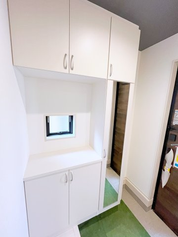 新築戸建・建売　郡山市深沢二丁目　GRAFARE　全2棟の居間・リビング|ダイニングには大きな窓があり明るい陽射しが差し込む開放的で心地よい空間です！