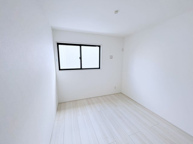 新築戸建・建売　郡山市深沢二丁目　GRAFARE　全2棟の洋室|7.5帖の洋室にはWICが付いているので広々と部屋を使えます！