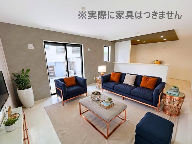新築戸建・建売　郡山市深沢二丁目　GRAFARE　全2棟の居間・リビング|LDKにアクセントクロスを施し、スタイリッシュで個性ある空間を演出しています！